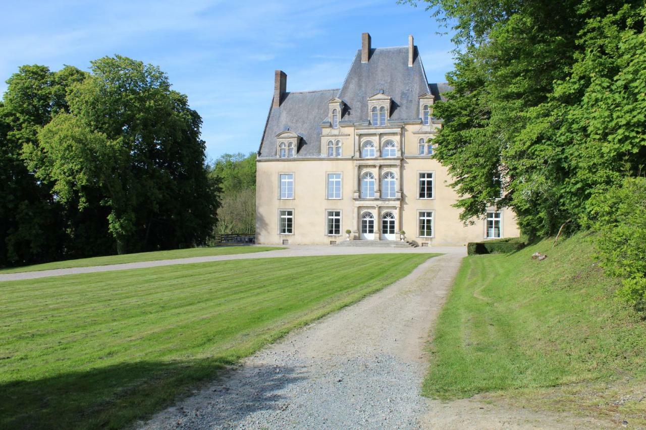 Chateau De La Lucaziere Mont-Saint-Jean  Exterior photo